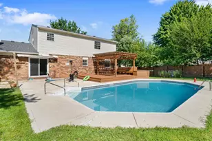 7848 Red Fox Dr, West Chester, OH 45069 - Photo 2