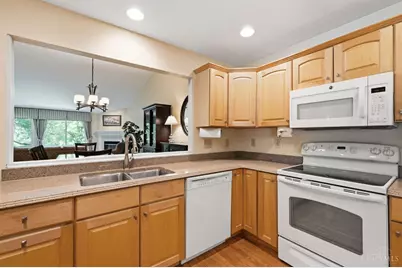 104 Miami Lakes Drive #4, Milford, OH 45150 - Photo 4