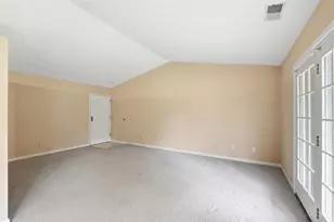 8771 Carrousel Park Cir, Colerain Township, OH 45251 - Photo 8