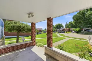 3392 Harmony Ln, Green Township, OH 45248 - Photo 6