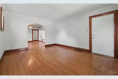 924 Chateau Avenue, Cincinnati, OH 45204 - Photo 2