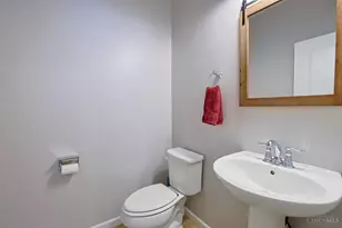 2686 Blackgold Ct, Hamilton Township, OH 45152 - Photo 4