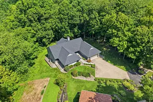 464 Creekside Dr, Lebanon, OH 45036 - Photo 2