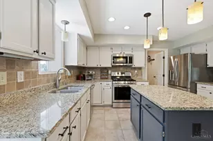 7097 Maple Creek Dr, Liberty Township, OH 45044 - Photo 2