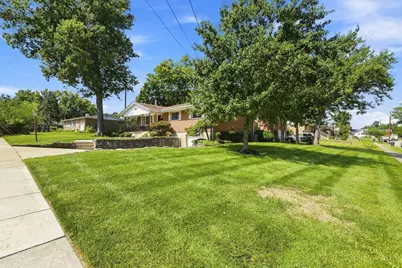 8771 Brittany Drive, Blue Ash, OH 45242 - Photo 4