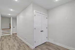 5749 Sanctuary Pl, Cincinnati, OH 45230 - Photo 8
