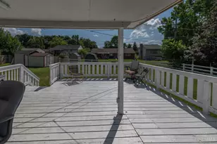 390 Sandy Ln, Franklin, OH 45005 - Photo 1