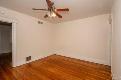 221 E Rochelle Street, Cincinnati, OH 45219 - Photo 14