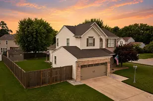 10 Noelle Ct, Franklin, OH 45005 - Photo 2