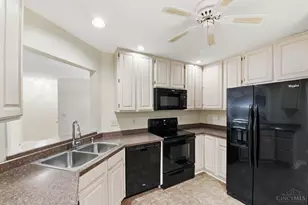 6288 Eagles Lake Dr, Green Township, OH 45248 - Photo 12