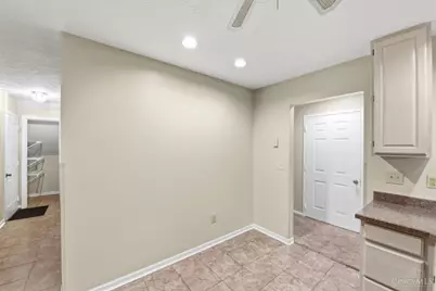 6288 Eagles Lake Dr, Cincinnati, OH 45248 - Photo 14