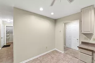 6288 Eagles Lake Dr, Green Township, OH 45248 - Photo 14