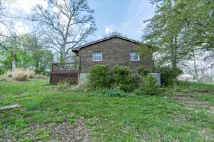 103 Hickory Hills Dr, Liberty Twp, OH 45133 - Photo 4