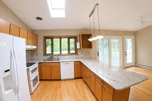 201 Oakhill Dr, Oxford Township, OH 45056 - Photo 6