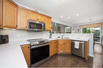 6028 Pond View Court, Green Township, OH 45247 - Photo 18