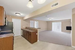 3383 Emerald Lakes Dr, Green Township, OH 45211 - Photo 12