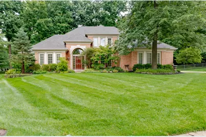 2400 Gatesland Court, Miami Township, OH 45459 - Photo 2