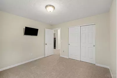 7042 Woodberry Drive, Fairfield Township, OH 45011 - Photo 32
