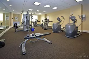 2200 Victory Pkwy, Cincinnati, OH 45026 - Photo 26