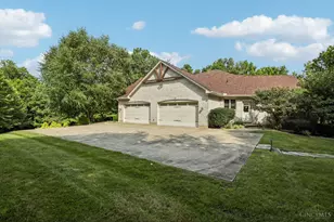 1100 Bridle Ridge Ln, Ohio Township, OH 45157 - Photo 8