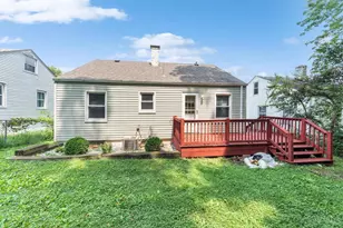 1742 Ashbrook Dr, Cincinnati, OH 45238 - Photo 22
