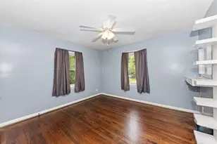 1742 Ashbrook Dr, Cincinnati, OH 45238 - Photo 16