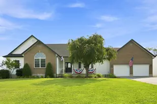 62 Kings Ct, Clark Township, OH 45159 - Photo 4