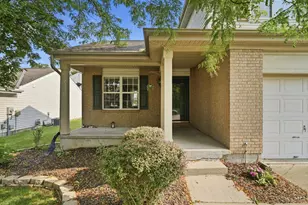 908 Pine Needle Pl, Hamilton Township, OH 45039 - Photo 4