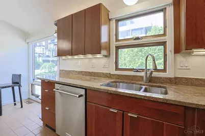 1022 Hatch Street, Cincinnati, OH 45202 - Photo 18
