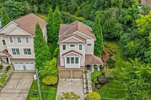 608 Rushton Rd, Cincinnati, OH 45226 - Photo 2