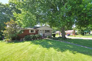5615 Sprucewood Dr, Green Township, OH 45239 - Photo 4