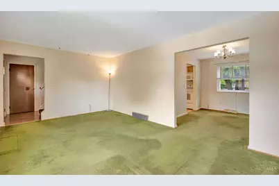 818 Heavenly Lane, Cincinnati, OH 45238 - Photo 6