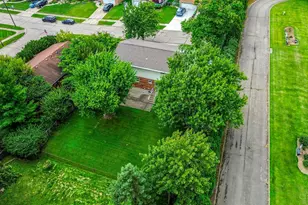 818 Heavenly Ln, Delhi Township, OH 45238 - Photo 36