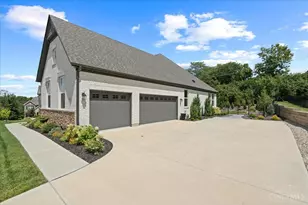8858 Old Farm Dr, West Chester, OH 45069 - Photo 4