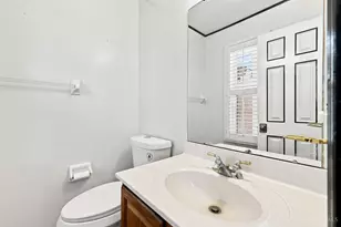 8042 Quail Meadow Ln, West Chester, OH 45069 - Photo 10