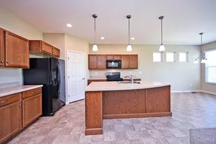 1006 Chatham Ln, Pierce Township, OH 45245 - Photo 8