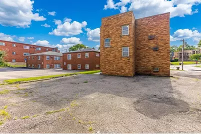 3331 Parkcrest Lane, Cincinnati, OH 45211 - Photo 6
