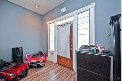 935 Woodlawn Avenue, Cincinnati, OH 45205 - Photo 4