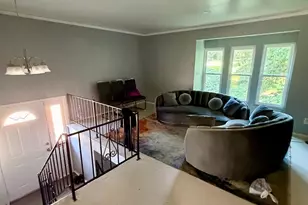 6230 Ridgeacres Dr, Golf Manor, OH 45237 - Photo 2