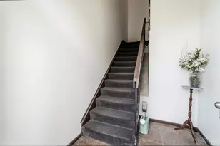561 Milton St, Cincinnati, OH 45202 - Photo 6