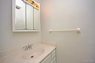 945 Parkside Pl, Cincinnati, OH 45202 - Photo 70