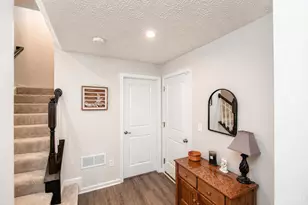984 Steamboat Dr, Union Township, OH 45244 - Photo 2