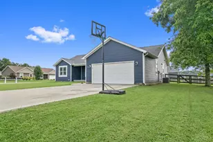 149 Willow Run Rd, Mount Orab, OH 45154 - Photo 4