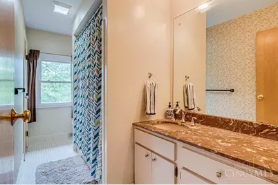 5558 Foxrun Court, Cincinnati, OH 45239 - Photo 32