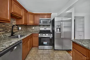 1634 Centerridge Ave, Cincinnati, OH 45231 - Photo 8