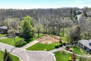 8800 Sandymar Dr, Sycamore Township, OH 45242 - Photo 4