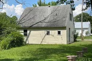 262 B St, Wilmington, OH 45177 - Photo 2