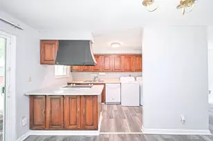 795 Castro Ln, Springdale, OH 45246 - Photo 10