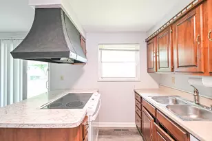 795 Castro Ln, Springdale, OH 45246 - Photo 12