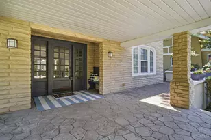 910 Springfield Pike, Wyoming, OH 45215 - Photo 2